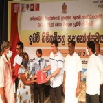 Award the title deeds to the farmer families in Thamankaduwa ,Higurakgoda